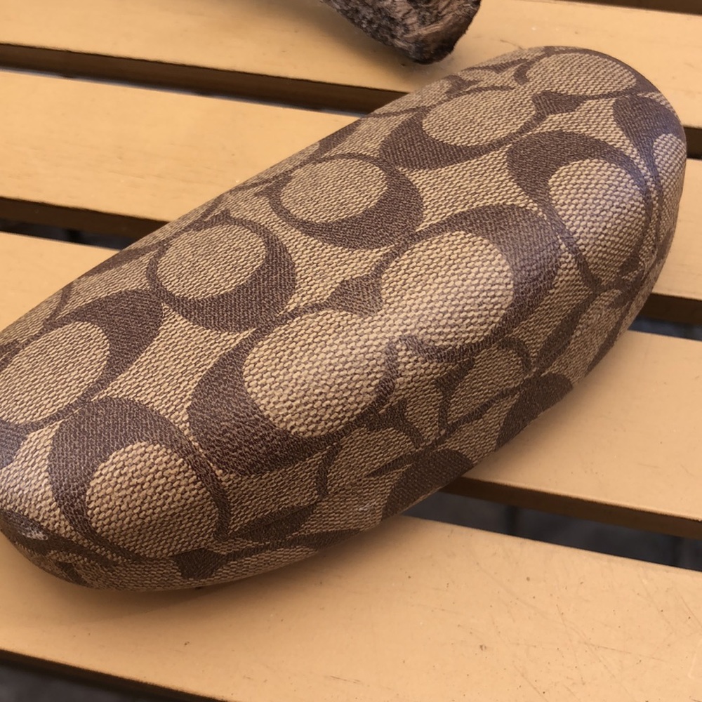Coach Signature Tan Brown Lined Glasses Case, unused cleaning cloth incl. - Picture 2 of 2